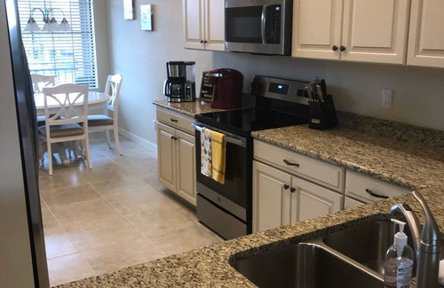 Naples Condominio | Welcome to Esplanade Golf & Country Club. Five star resort style living