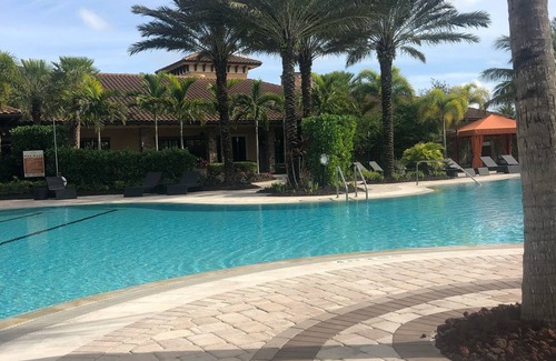 Naples Condominio | Welcome to Esplanade Golf & Country Club. Five star resort style living