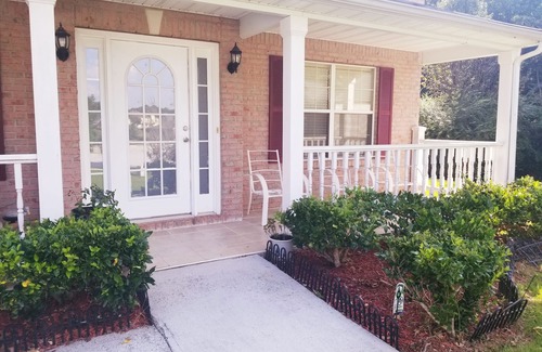 Conyers Casa | Welcome to Eve's Place. Come enjoy the historic township of Conyers.