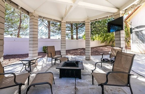 Peccole Ranch Villa | Welcome to Fabulous Las Vegas!Located minutes away from the Las Vegas Strip