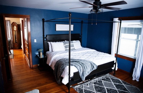Monmouth Casa | Welcome to Grandma's House! Large cozy space for the whole family.