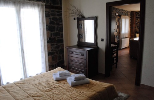 Loutraki Casa | Bienvenido a Guesthouse Yades, Quad Studio!