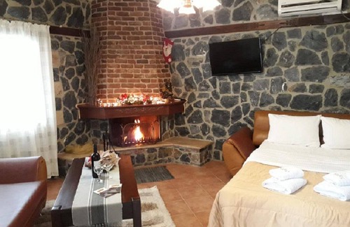 Loutraki Casa | Bienvenido a Guesthouse Yades, Quad Studio!