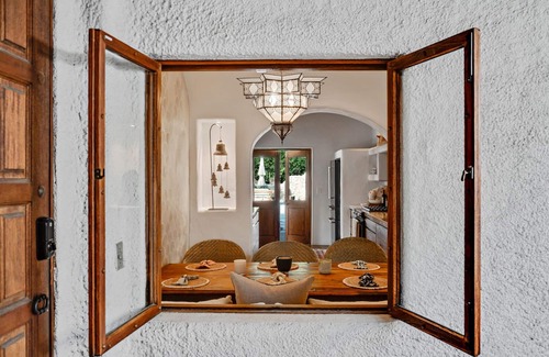 Magnesia Falls Cove Casa | Welcome to HACIENDA HIDEAWAY. The Ultimate Desert Villa and Love Shack.