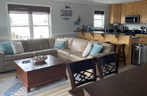 Kure Beach Casa | Vista al mar, a 1/2 cuadra de la playa!