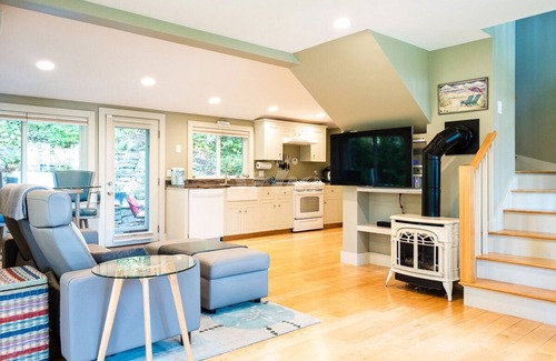Peaks Island Casa | Adorable Peaks Island Cottage
