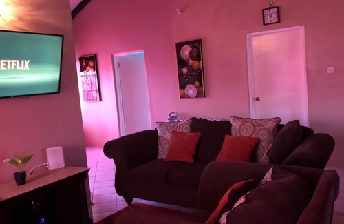Kingstown Apartamento | Welcome to Hibiscus apartment