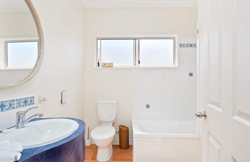 Farnborough Casa | Yeppoon Hinz On The Beach - perfect beach holiday destination