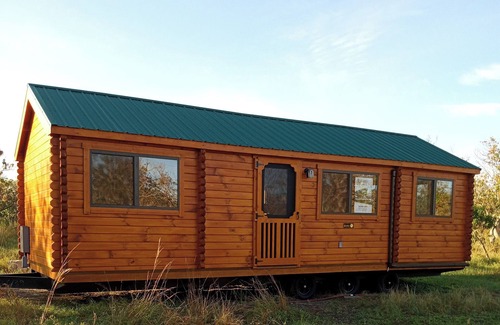 Bokeelia Cabina | Welcome to Historic Pineland Florida, Island time really does start here.