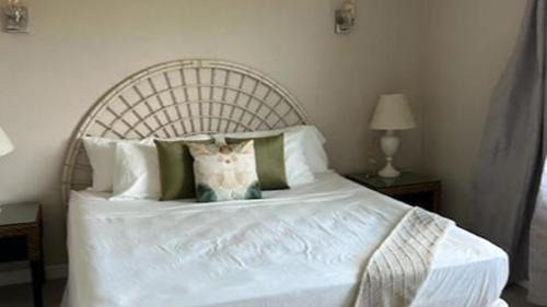 Callendar Casa | Welcome to Hope Winds, a charming property ranch-style house on a seren