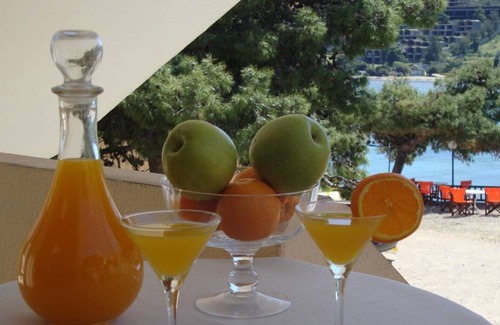 Agia Marina Cama Y Desayuno | Bienvenido al Hotel Rachel