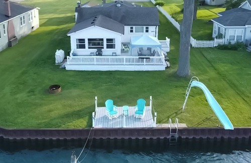 Anchorville Casa | Welcome to Island life!Charming waterfront home with amazing views of N. Channel