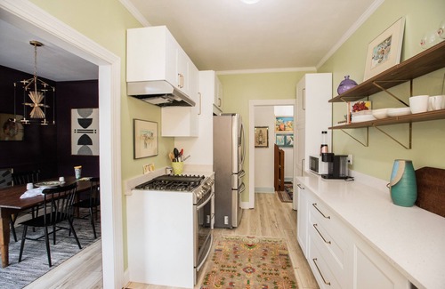 Thomasville Casa | Welcome to Jewel Box Cottage! Our cottage has been carefully curated for you.