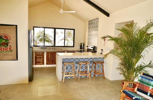 Sámara Casa | Welcome to Jingle Jangle Jungle - Casa Derecha - Steps to town and beaches