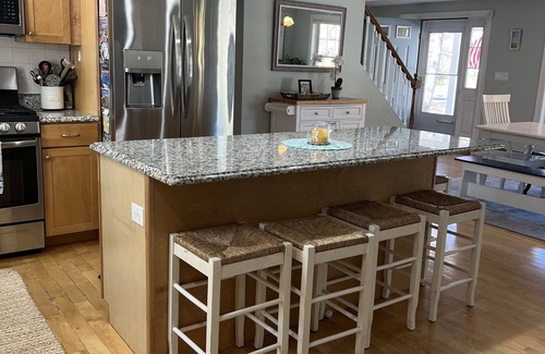 Kennebunk Casa | Welcome to Kennebunk! Walk to town, bike to beaches, kid friendly!