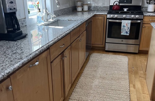 Kennebunk Casa | Welcome to Kennebunk! Walk to town, bike to beaches, kid friendly!