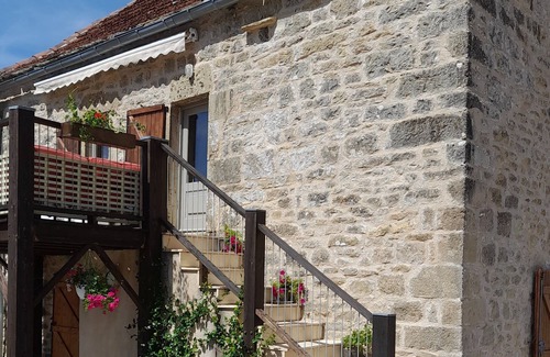 Ginals Casa | Welcome to La borde, a stunning holiday home with private pool in SW France