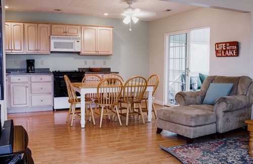 Bronston Condominio | Welcome to Lake Home at the Tee Box – Your Lake Home Away From Hom