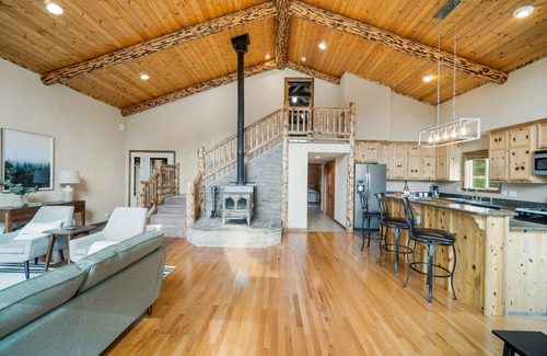 Durango - Purgatory Cabina | Welcome to Lemon Lodge! Relax and unwind in this private and secluded cabin.