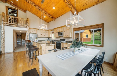 Durango - Purgatory Cabina | Welcome to Lemon Lodge! Relax and unwind in this private and secluded cabin.