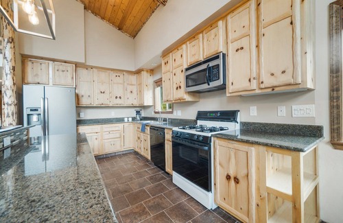 Durango - Purgatory Cabina | Welcome to Lemon Lodge! Relax and unwind in this private and secluded cabin.