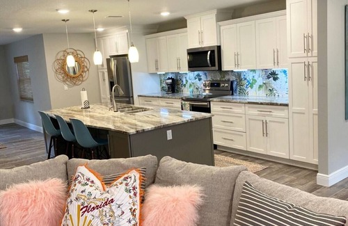 Dunnellon Casa | Welcome to Let's Flamingle, located directly on Blue Cove just off of Rainbow River
