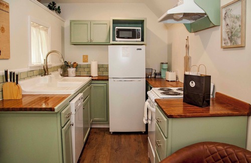 Hammondsport Casa | Welcome to Lil Hickory