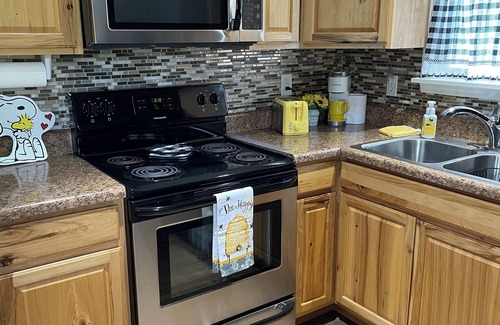 Franklin Cabaña | Welcome to Little Creek Ranch - A cozy cottage in charming Franklin