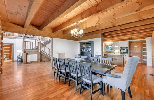 Cross Plains Casa | Welcome to 'Logging Off' our stunning Log Cabin 35 mins from Downtown Nashville