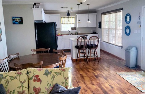 Dry Creek Casa | Welcome to Maison de Couillon! Beautiful lake house on serene Bundick Lake!