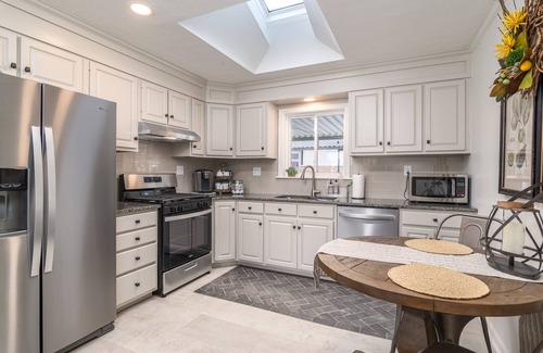 New Albany Casa | Welcome to Memory Lane!
