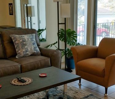 Hillcrest Apartamento | Welcome to Midtown Condo