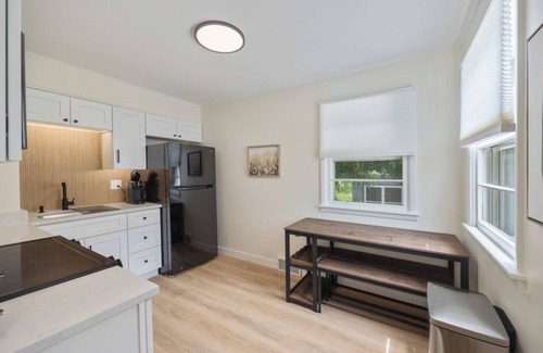 Des Moines Casa | Welcome to Momo's Place. Charming 3 Bedroom, 1Bathroom with Modern Upgrades