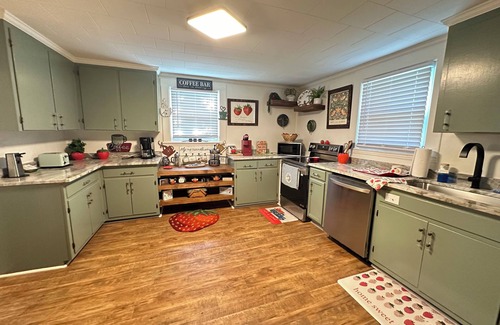 Kershaw Casa | Welcome to Nana's Strawberry Fields Retreat: 5 miles from Carolina Motorsports!