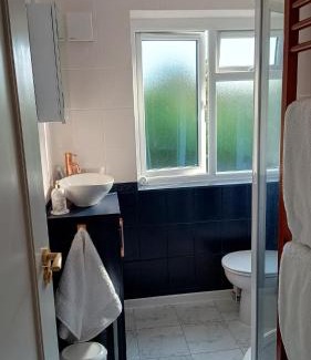 Reading Casa | Welcome to No 2 - modern comfortable stay