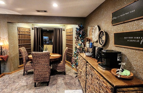 Royal Casa | Welcome to Old Bear Creek