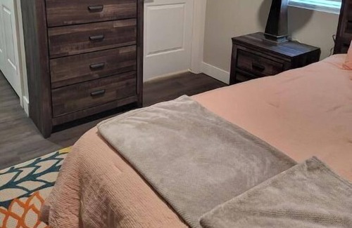 Coalville Apartamento | Welcome to our beautiful "EVERYTHING BRAND-NEW" basement apartment.