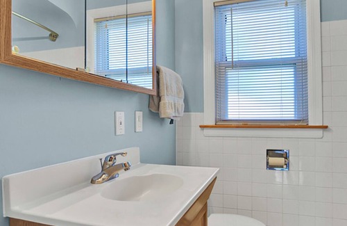 La Grange Park Casa | Welcome to our charming home!