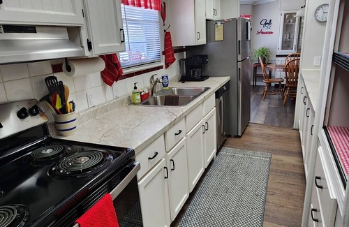 Corinth Otro | Welcome to our charming farmhouse retreat nestled in the Kentucky countryside.