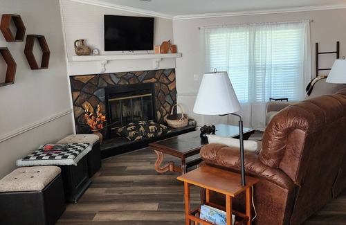Corinth Otro | Welcome to our charming farmhouse retreat nestled in the Kentucky countryside.