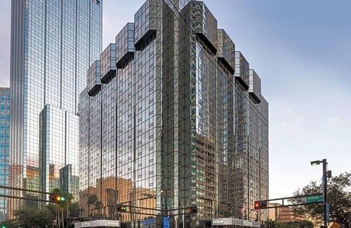 Downtown Tampa Apartamento | Welcome to our exquisite hotel, where luxury meets comfort .