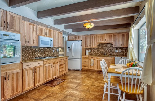 Greer Casa | Welcome to our " Korner Kabin " In the aspens and pines.