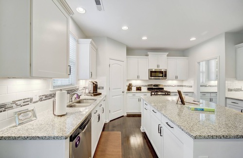 Durham Casa | Welcome to our Legendary Urban Villas! Within 10 minutes to anything in the RDU