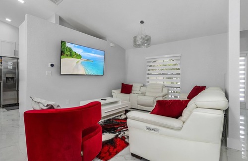 Mariner Casa | Welcome to our Modern Cape Escape with Heated Pool