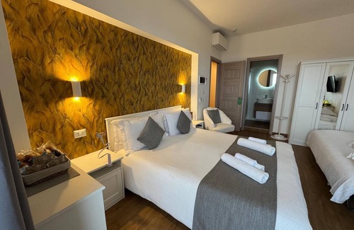 Capodimonte Cama Y Desayuno | Welcome to our oasis of elegance and comfort enjoy the best of Naples!