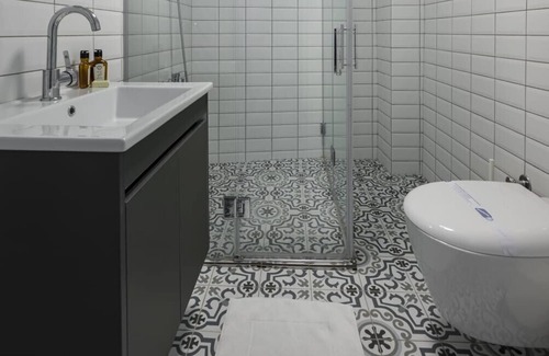 Bebek Apartamento | Charming Cozy 2bed/1bath Shoreline Bebek! #95