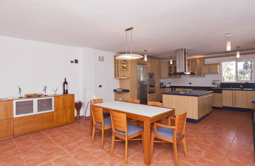 Arona Villa | ¡Bienvenido al paraiso! Ideal para familias múltiples, piscina privada, BBQ House, Wifi