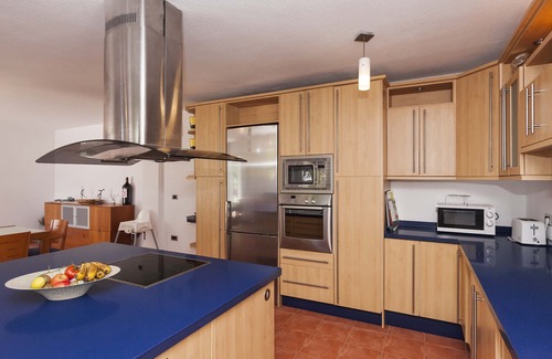 Arona Villa | ¡Bienvenido al paraiso! Ideal para familias múltiples, piscina privada, BBQ House, Wifi