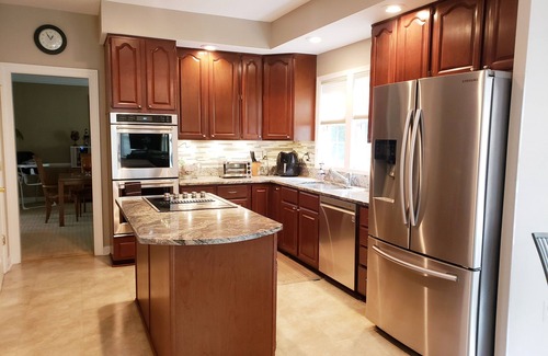 North Potomac Casa | Welcome to Quince Orchard Knolls, North Potomac. Your home away from home!