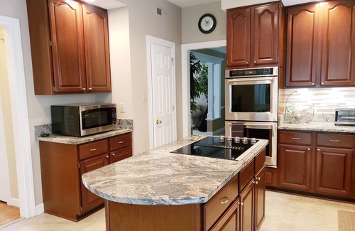 North Potomac Casa | Welcome to Quince Orchard Knolls, North Potomac. Your home away from home!